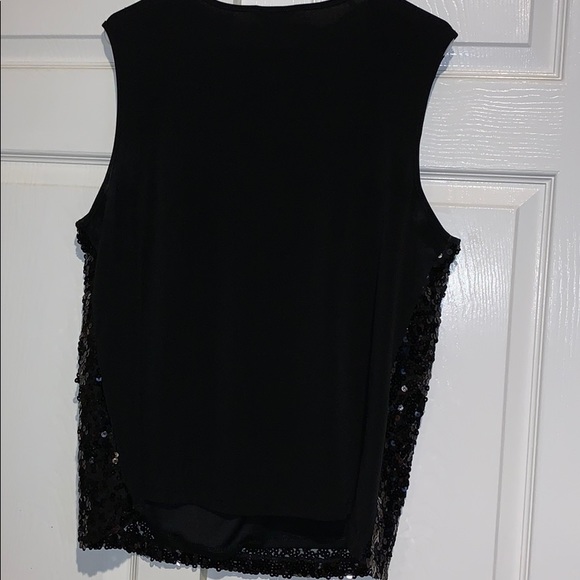 Black sequin layer on front 100% polyester top - Picture 4 of 5